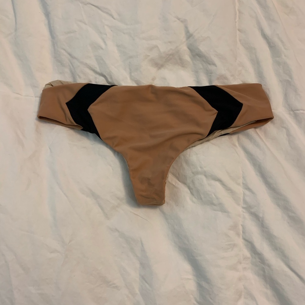 Acacia mentawai block bottoms and matching top